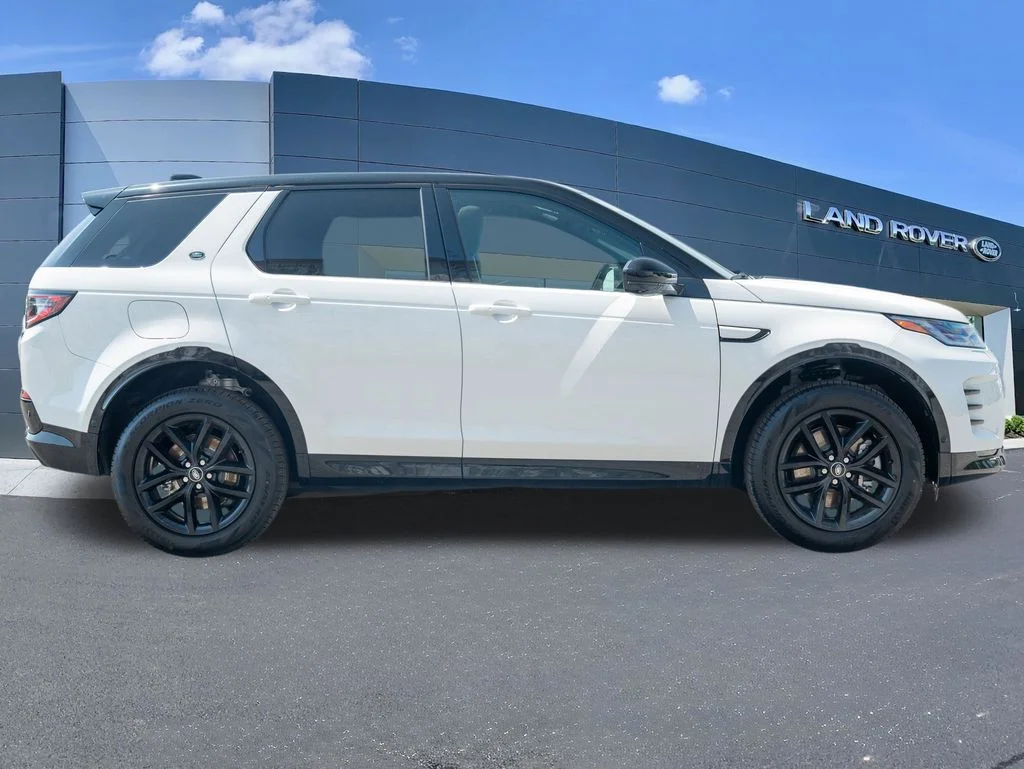 New 2026 White Land Rover Landmark image 8