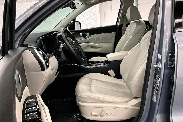 Used 2023 Everlasting Silver Kia SX image 23