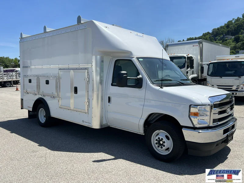 New 2027 White Ford  image 4