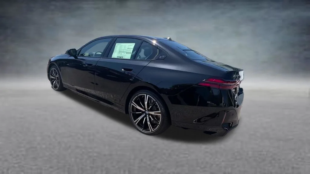 New 2027 Black BMW 550e xDrive image 10