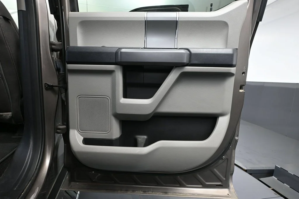 Used 2020 Gray Ford XLT image 34