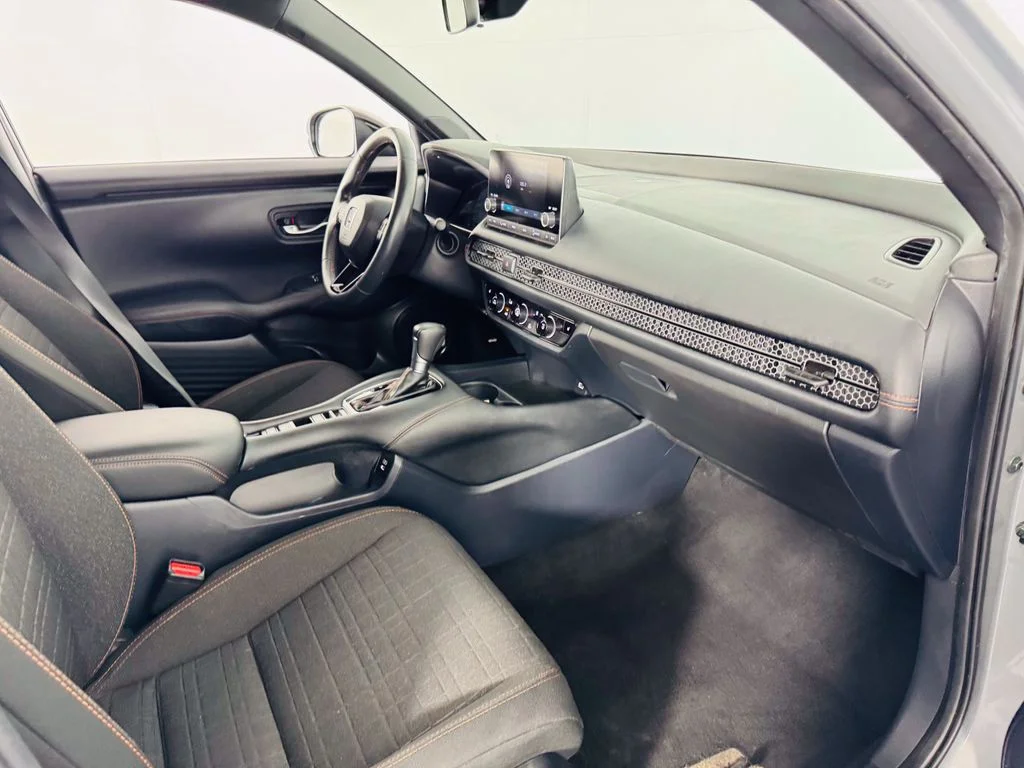 Used 2024  Honda Sport image 28