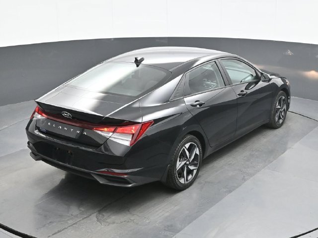 Used 2023 Black Hyundai SEL image 17
