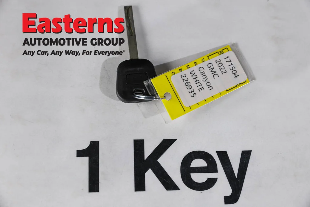 Used 2022 White GMC Elevation Standard image 24