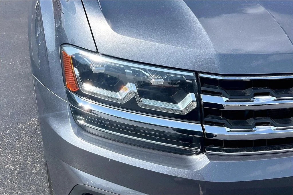 Used 2019 Gray Volkswagen S image 29