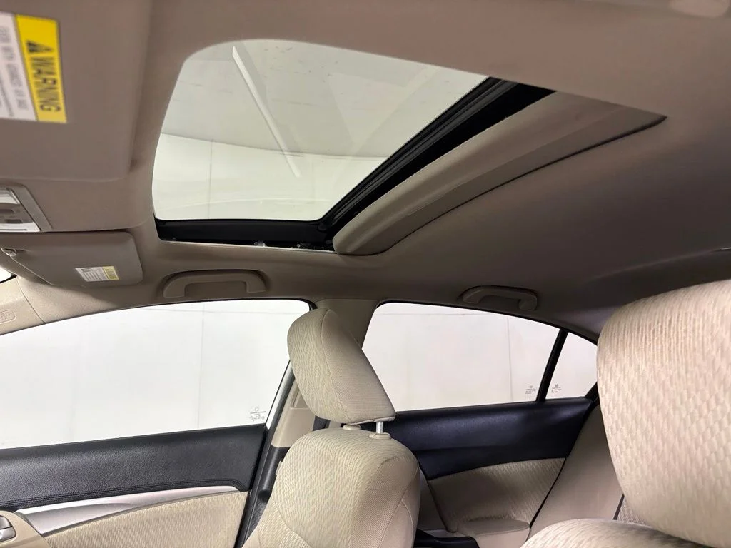 Used 2015  Honda EX image 17