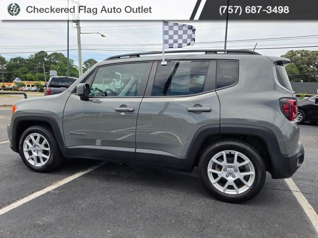 Used 2021 Sting-Gray Clearcoat Jeep Latitude image 4