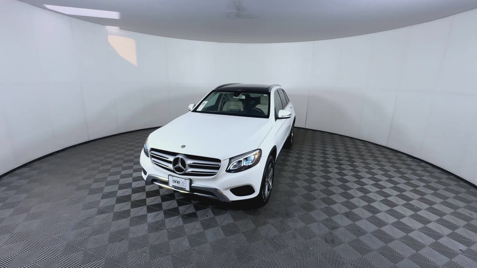 Used 2019 Polar White Mercedes-Benz GLC 300 image 3