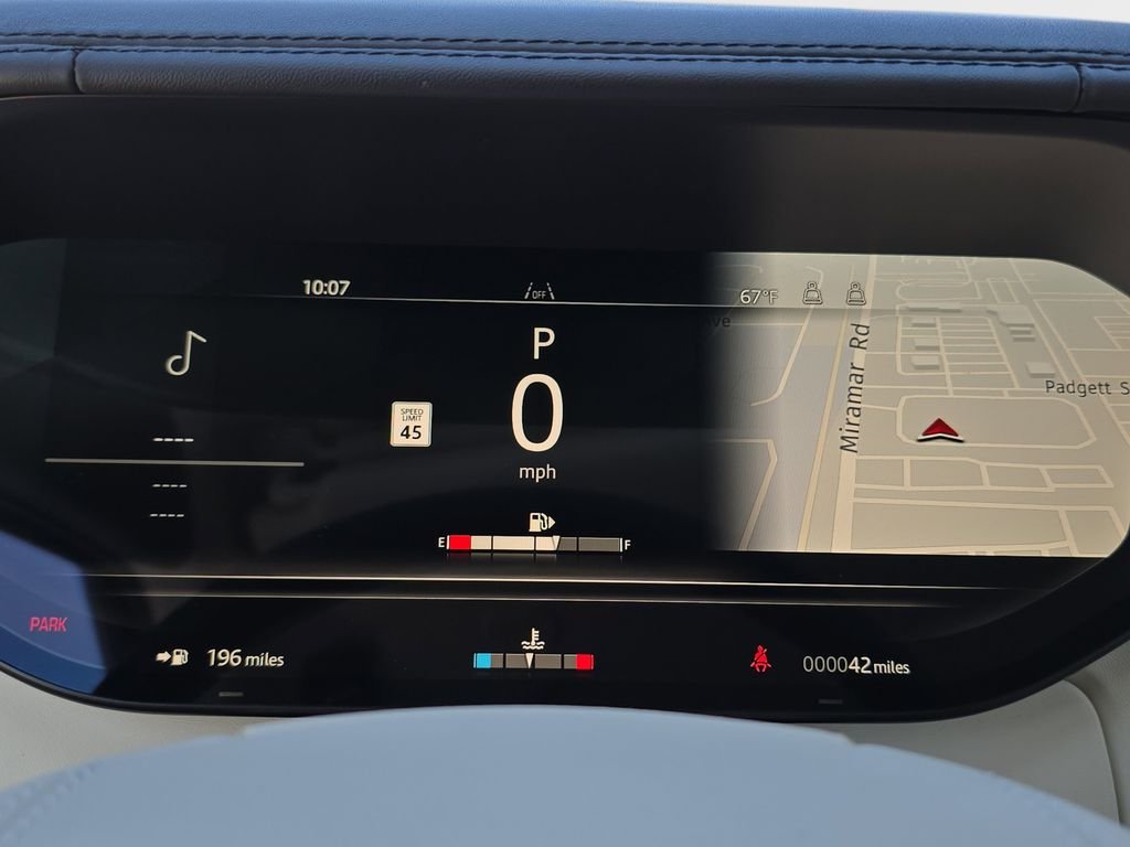 New 2025 Icy White Satin Land Rover SV LWB image 19