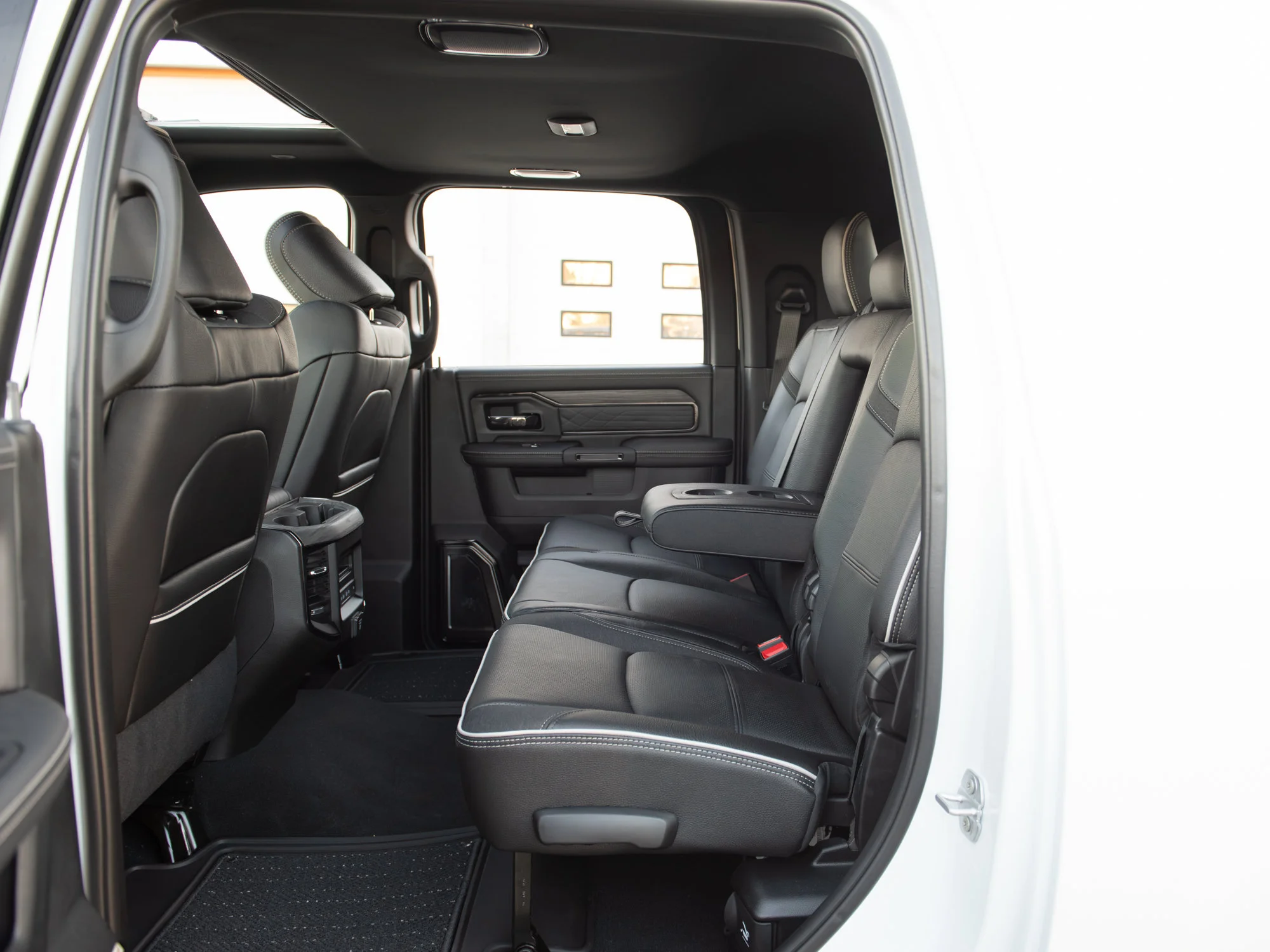 New 2027 White RAM Limited Night* Mega Cab 4x4, Sunroof, Passenger Screen, Ultra Premium Leather Seats image 32