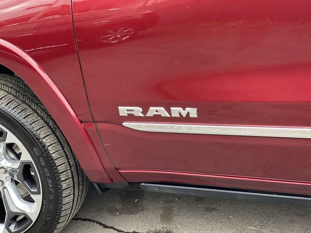 Used 2022 Delmonico Red Pearlcoat Ram Limited image 10