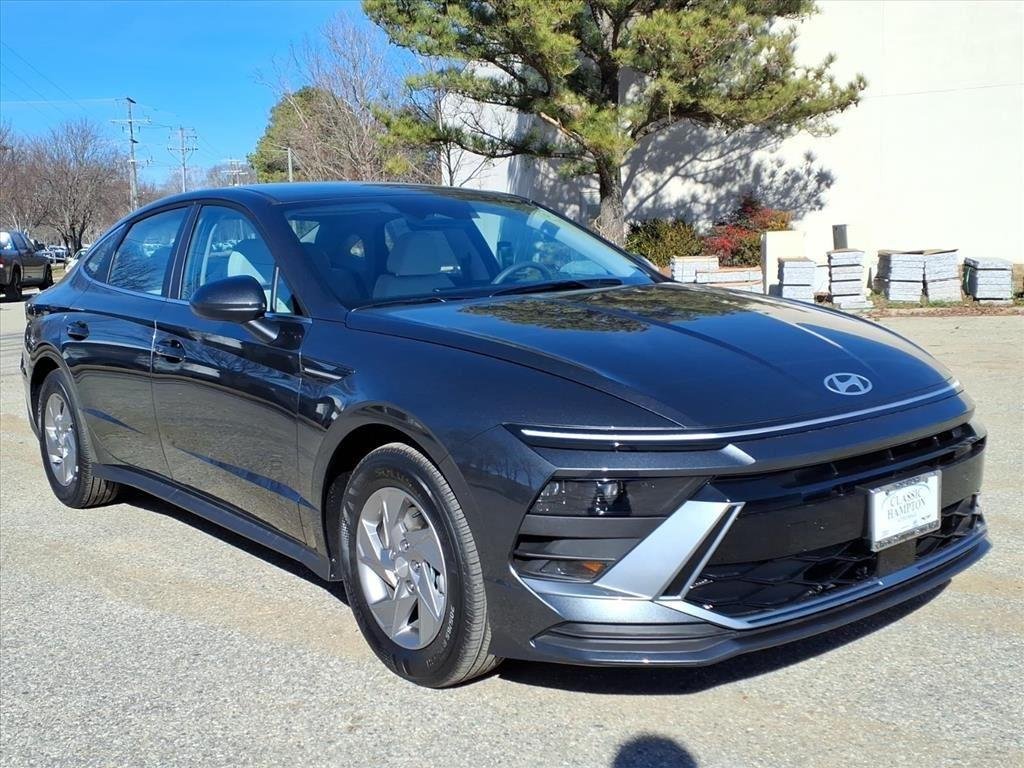 2026 Hyundai Sonata SE's photo