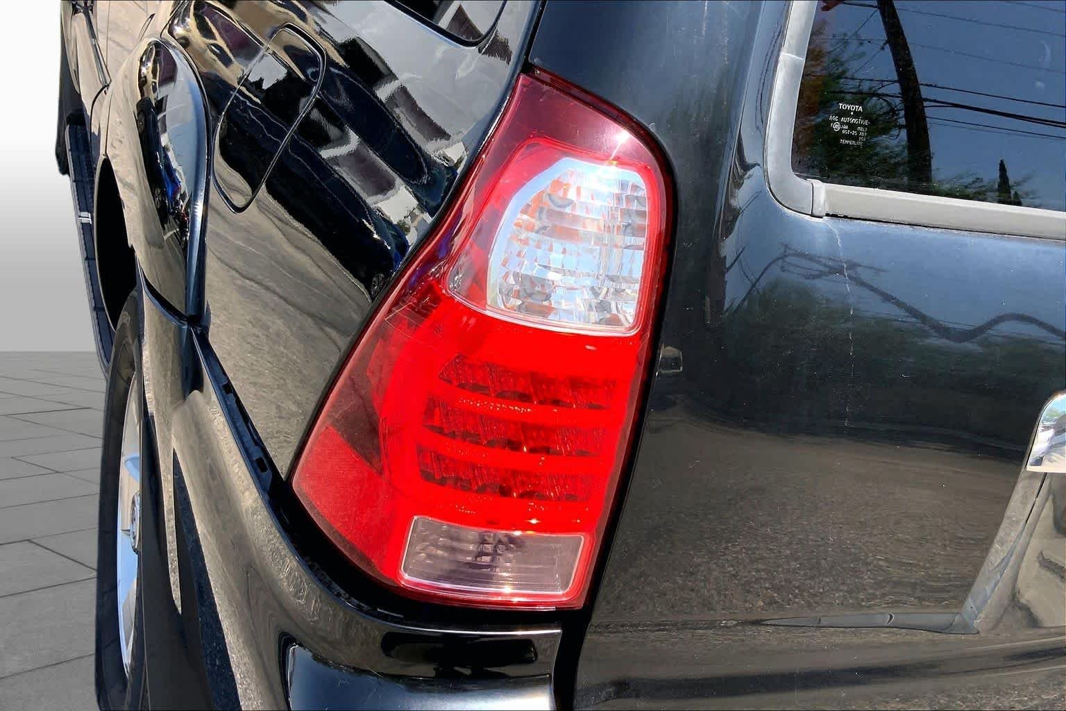 Used 2008 Black Toyota SR5 image 27