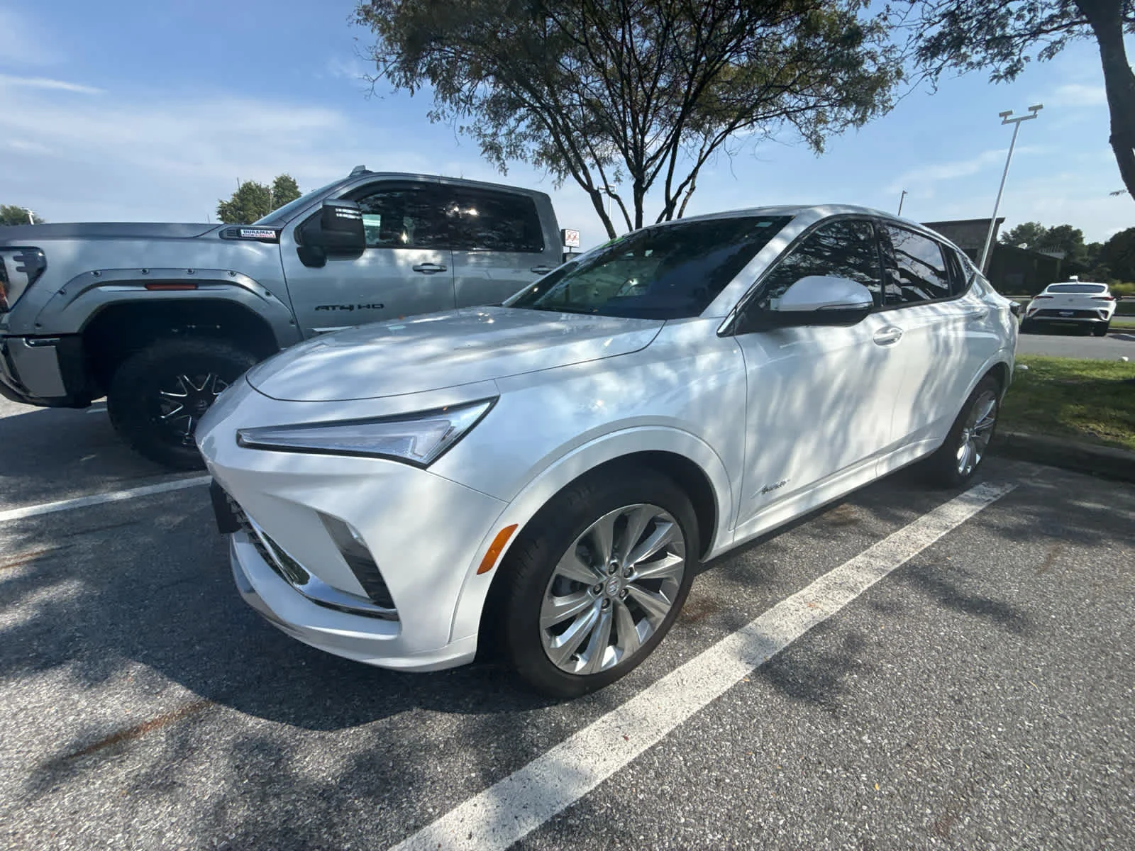 Certified Used 2024 White Frost Tricoat Buick Avenir image 8