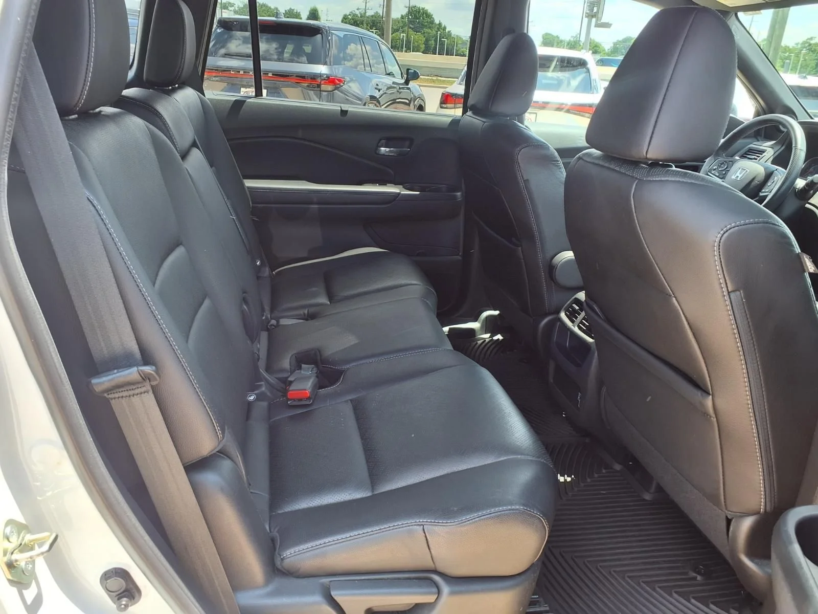 Used 2020 White Honda EX-L image 19