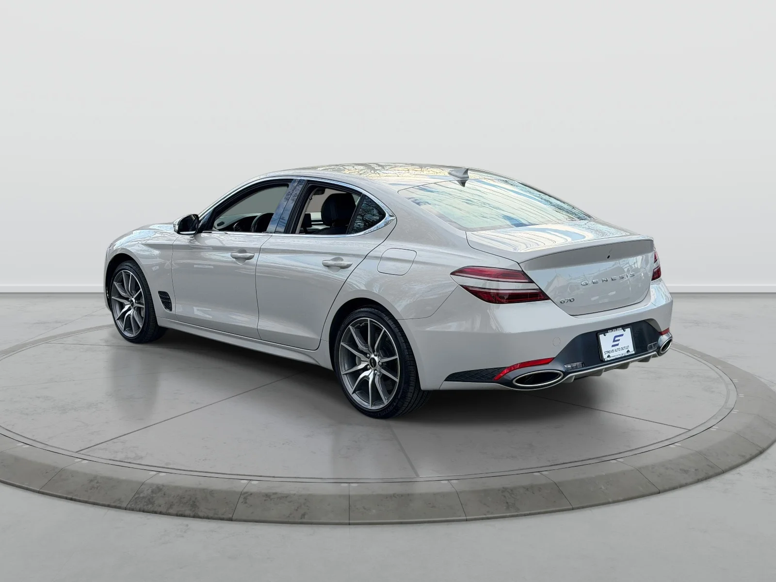 Used 2025 Gray Genesis 2.5T image 5