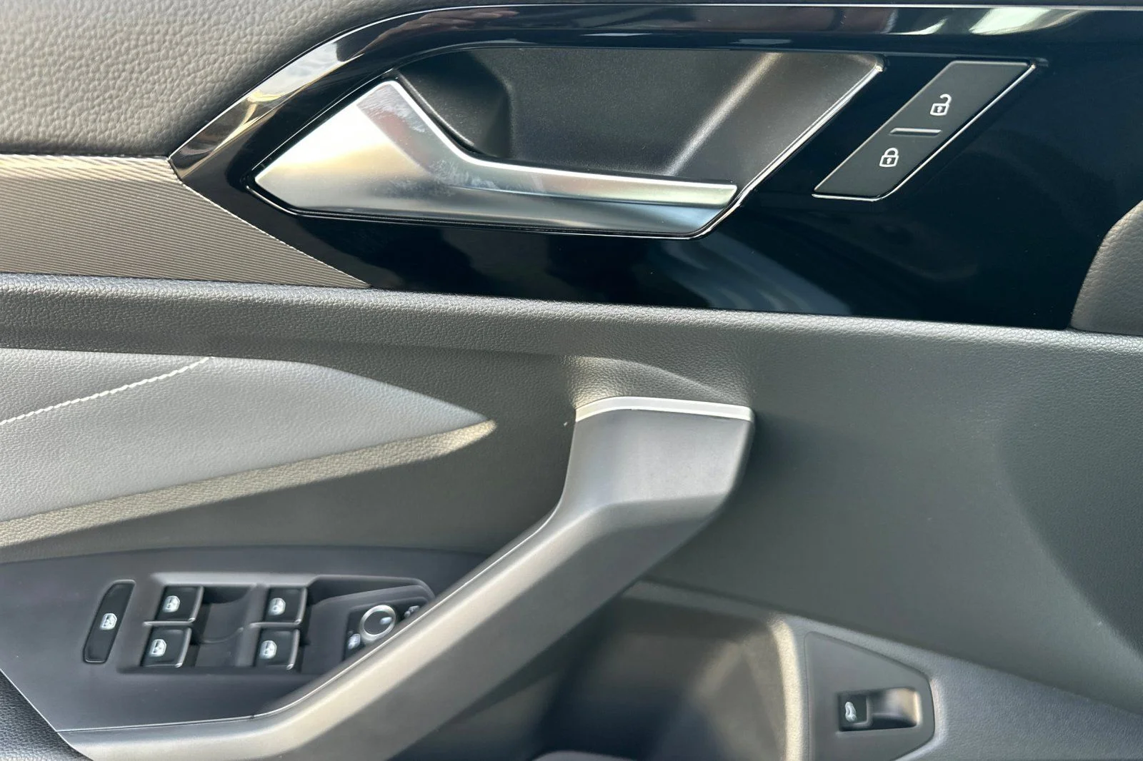 New 2026 Gray Volkswagen 1.5T SEL image 9