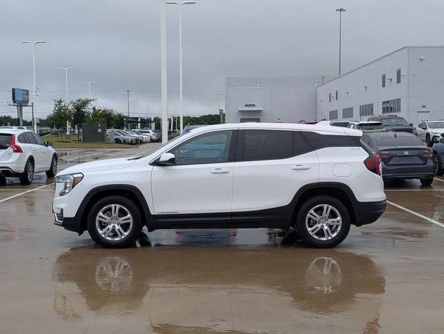 Used 2024 White GMC SLE image 3