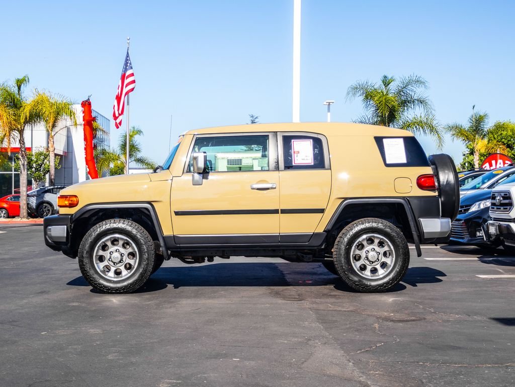 Used 2012  Toyota Base image 7