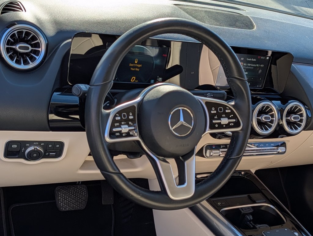 Used 2021  Mercedes-Benz GLA 250 image 18