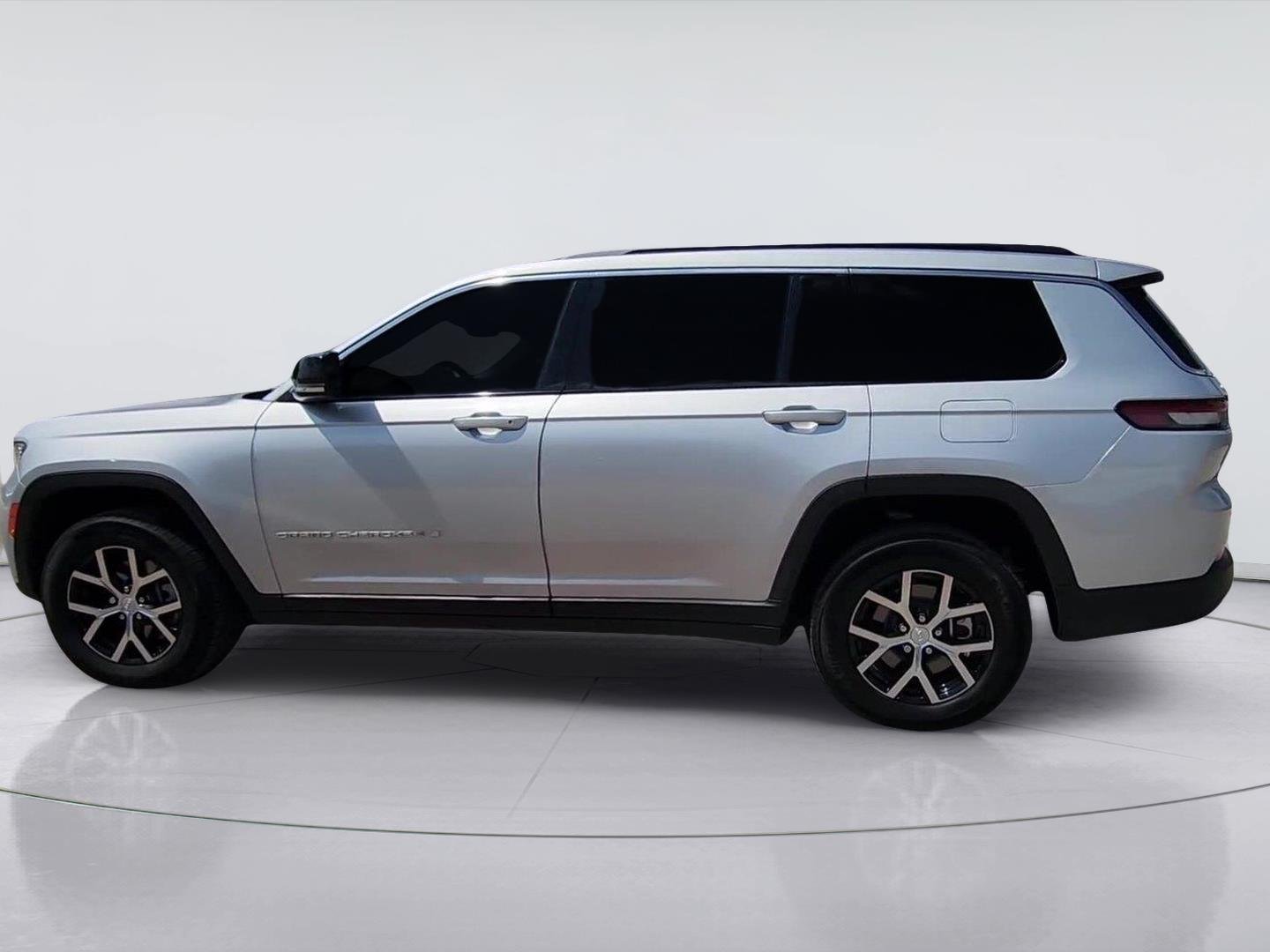 2025 Jeep Grand Cherokee L photo 6 of 34