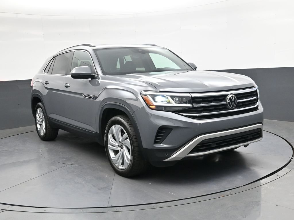Used 2021  Volkswagen 2.0T SEL image 2