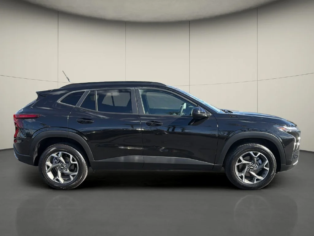 Used 2024 Mosaic Black Metallic Chevrolet LT image 8