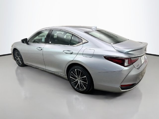 Used 2022 Iridium Lexus 300h image 5