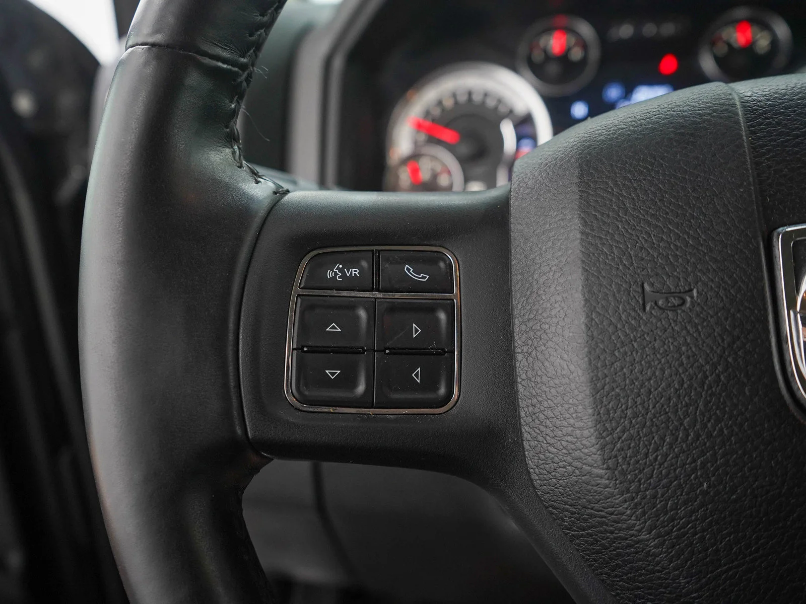 Used 2016 Brilliant Black Crystal Pearlcoat Ram Big Horn image 24