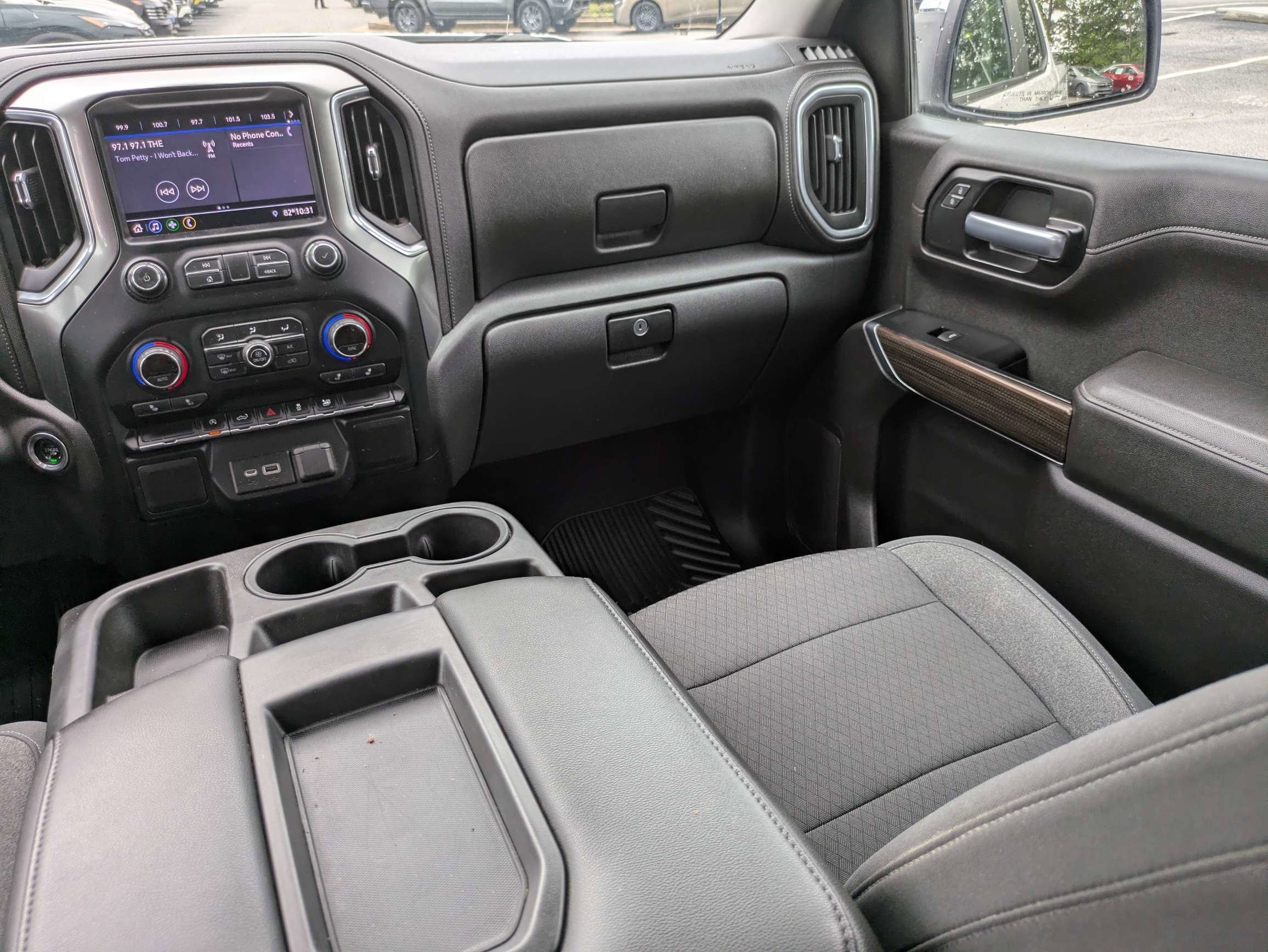 Used 2020 White Chevrolet LT image 13