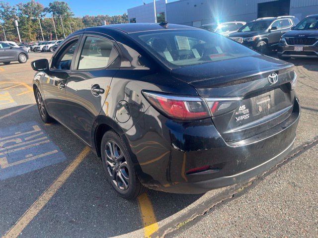 Used 2019 Black Toyota LE image 5
