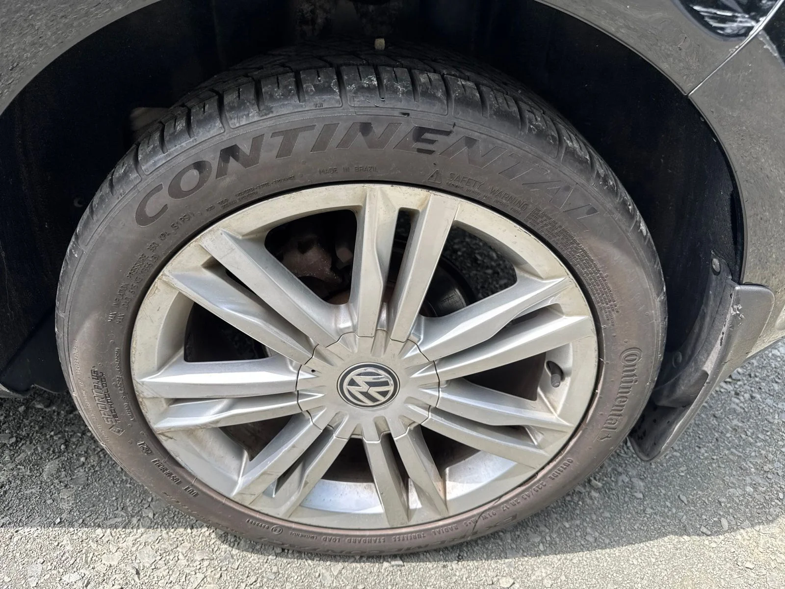 Used 2015 Black Volkswagen TDI SE 4-Door image 25