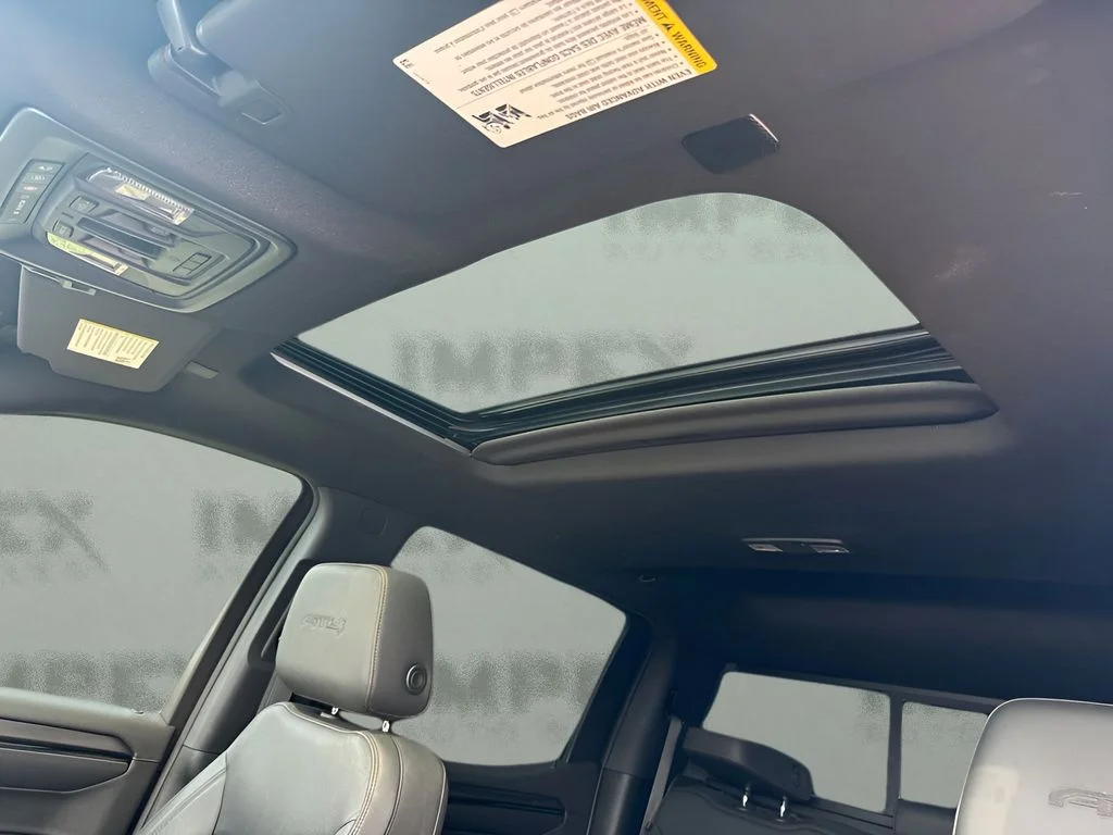 Used 2022 White GMC AT4 image 10