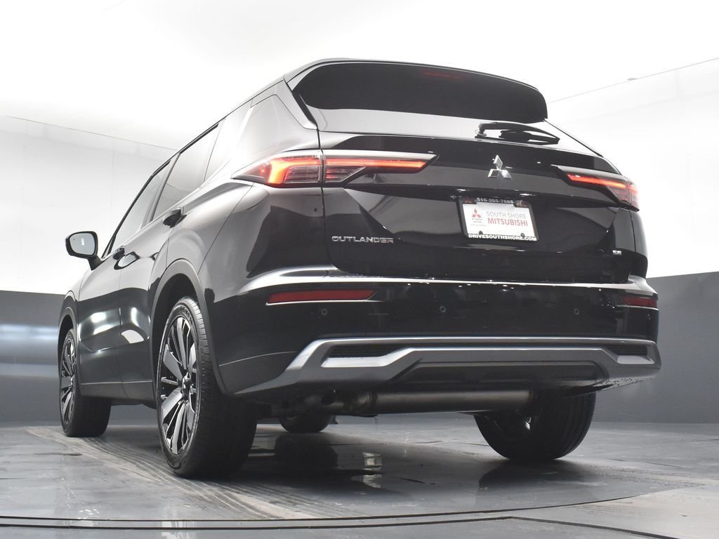New 2026 Black Mitsubishi SE image 24