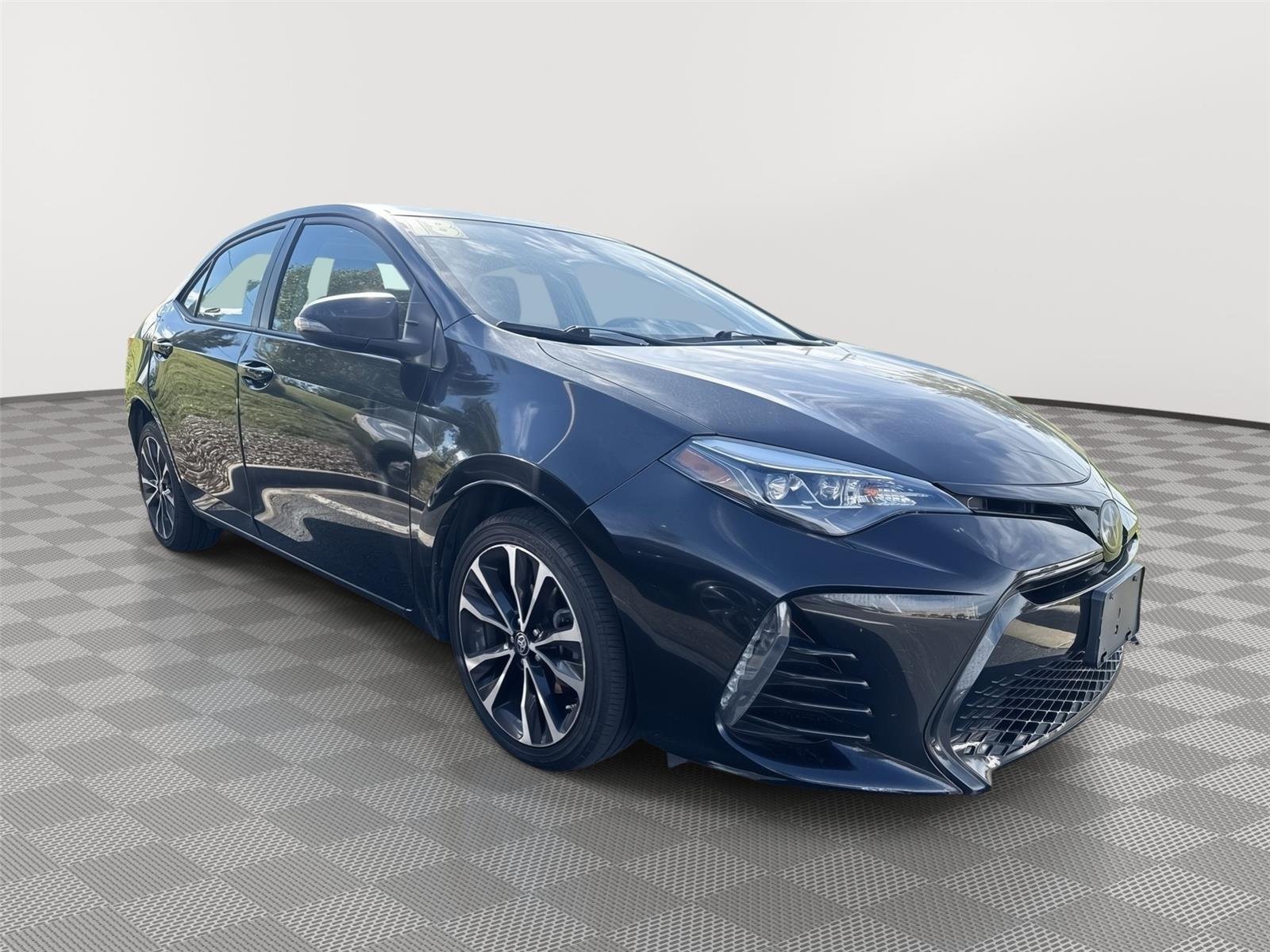 Used 2018 Toyota Corolla SE with VIN 2T1BURHE8JC121917 for sale in Kansas City