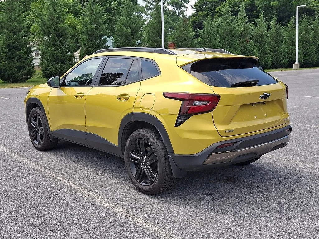 Used 2025 Yellow Chevrolet ACTIV image 6