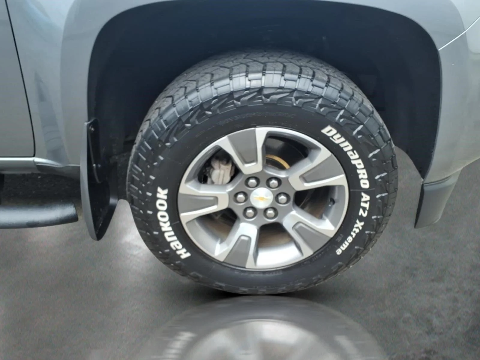 Used 2018 Satin Steel Metallic G9k Chevrolet Z71 image 10