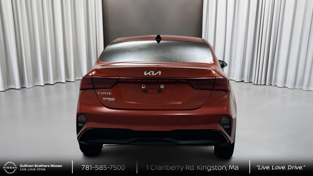 Used 2023 Red Kia LXS image 6