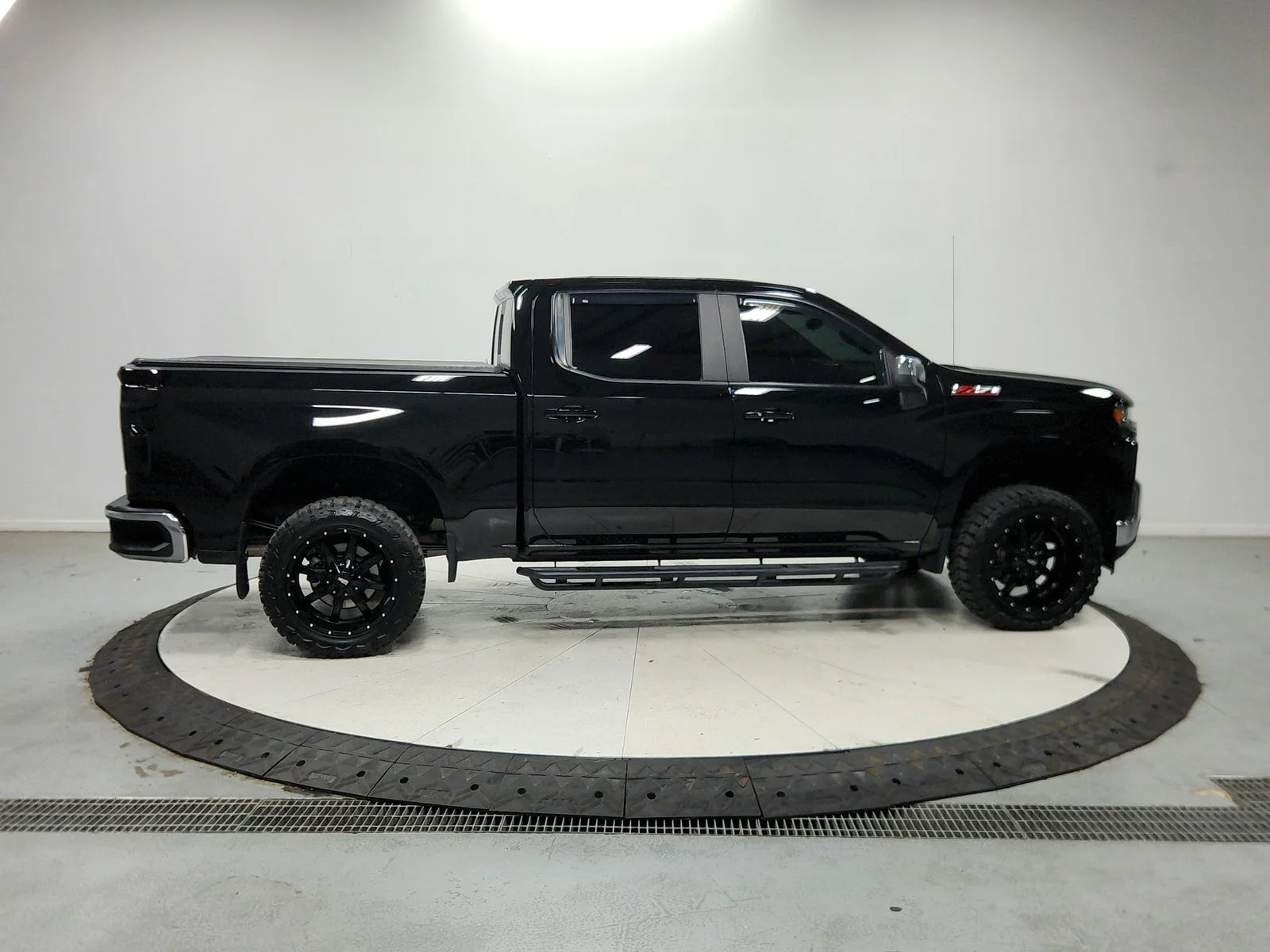 Used 2020 Black Chevrolet LT image 9