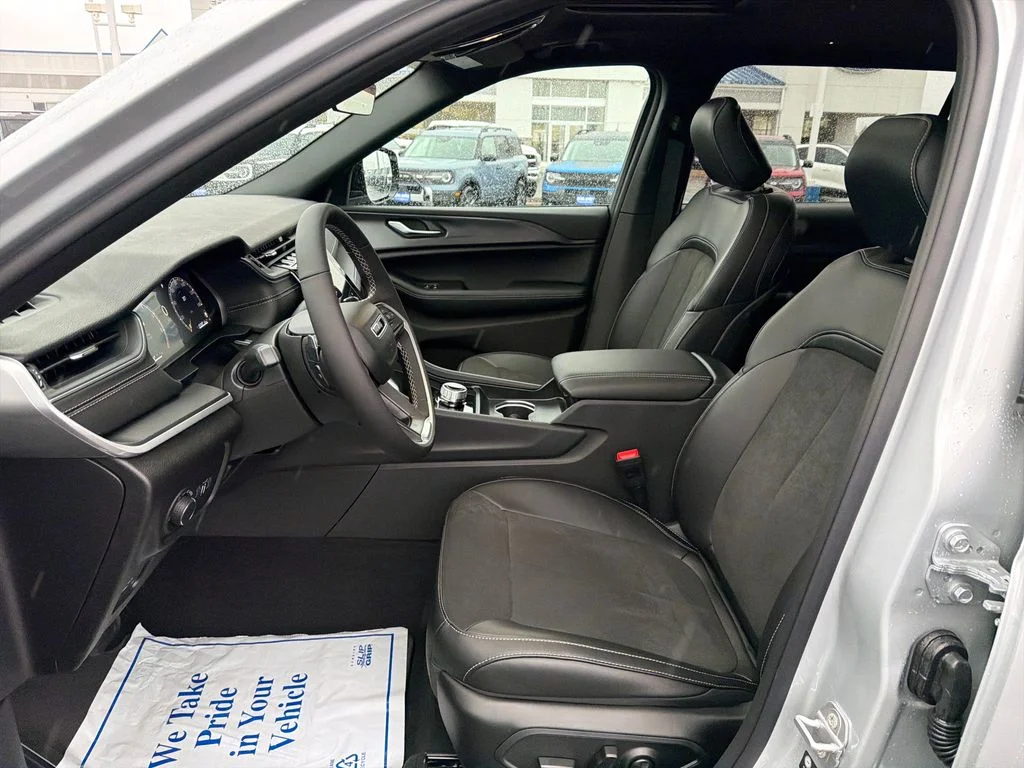 2025 Jeep Grand Cherokee L Altitude - Photo 9