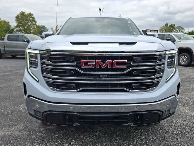 New 2026 Glacier White Tricoat GMC SLT image 2