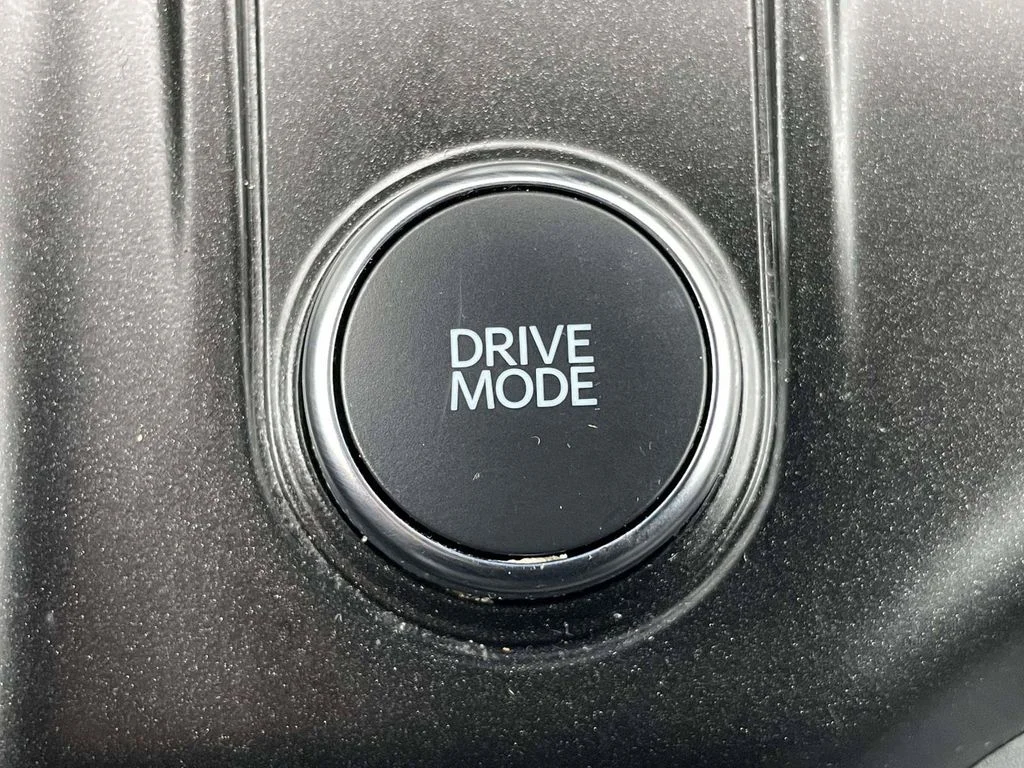 Used 2025 Black Metallic Ford Active image 24