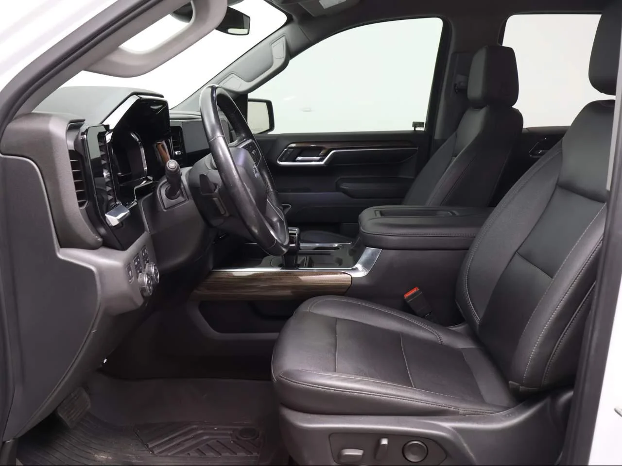 Used 2022 SUMMIT WHITE Chevrolet RST image 7
