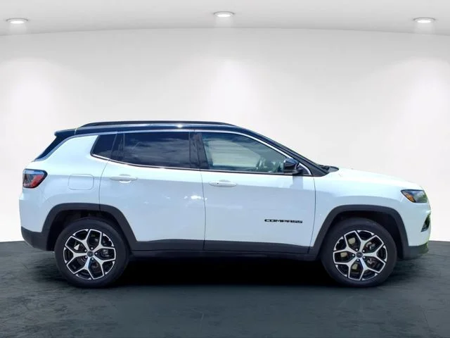 Used 2025 White Jeep Limited image 11