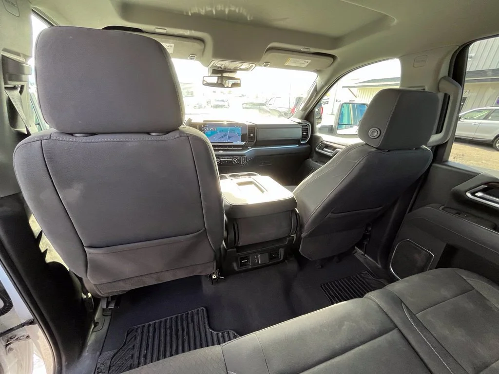 Used 2025 Summit White Chevrolet LT image 15