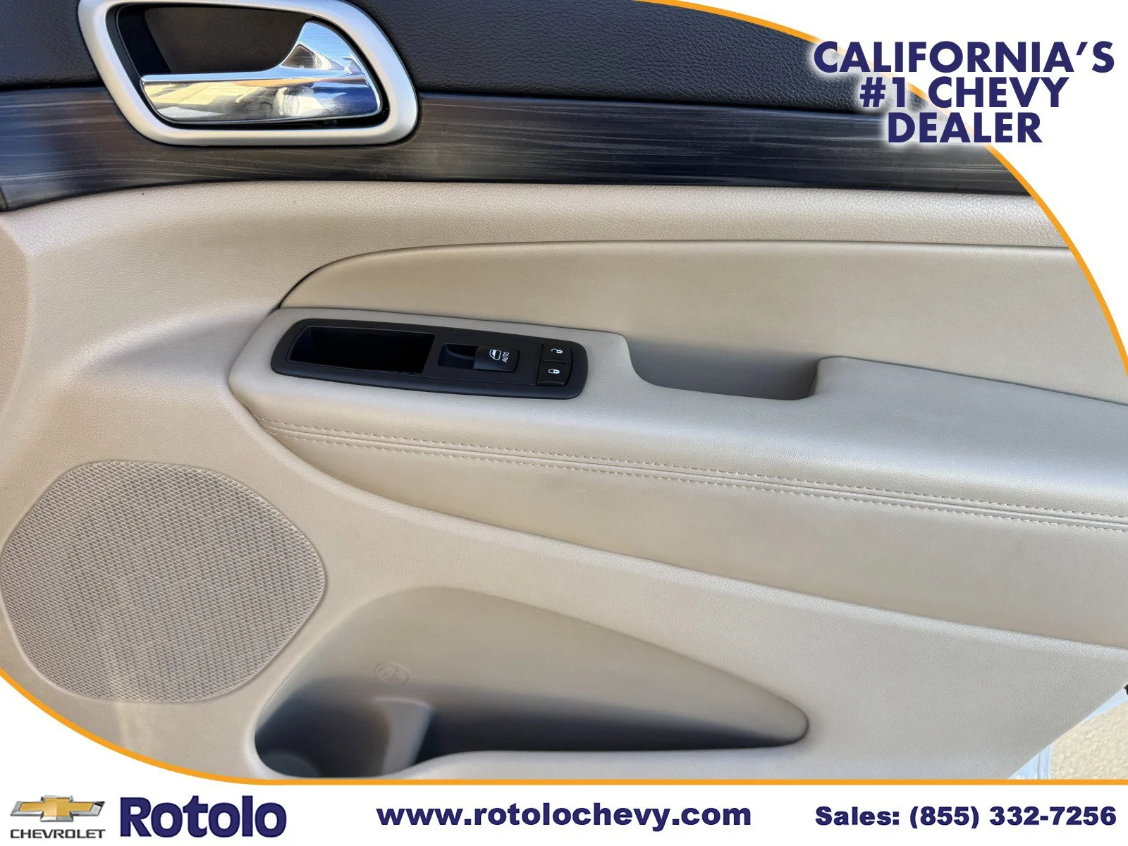 Used 2022 Bright White Clearcoat Jeep Laredo E image 9