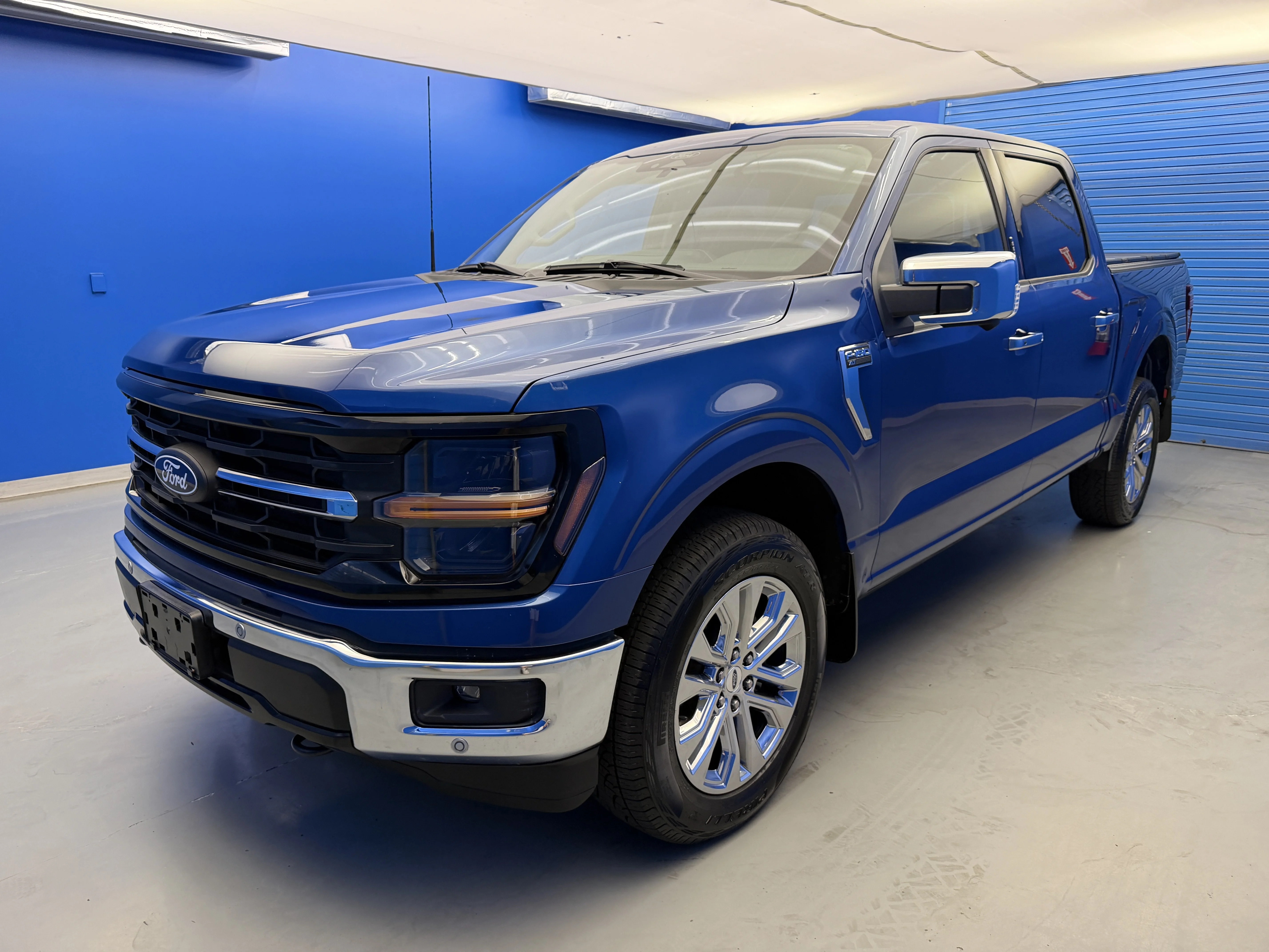 Used 2024 Atlas Blue Metallic Ford XLT image 4