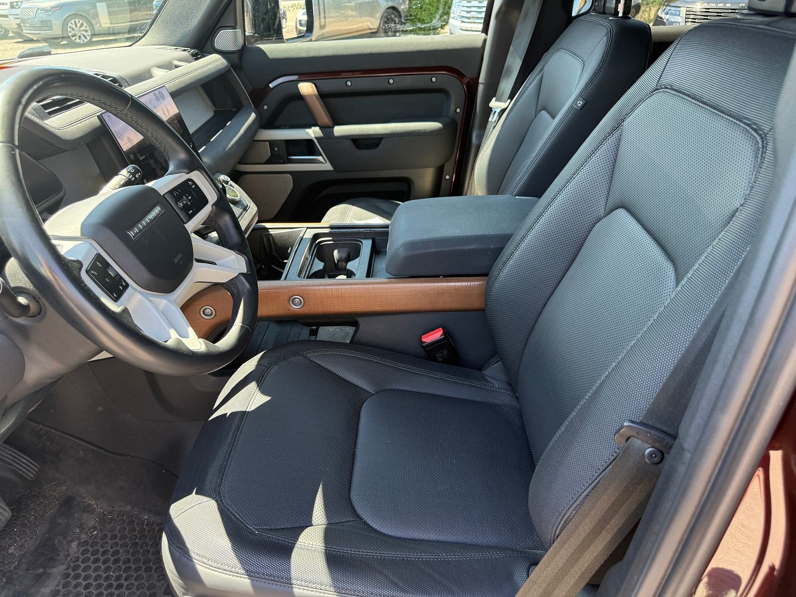 Used 2023 Sedona Red Land Rover X-Dynamic SE image 8