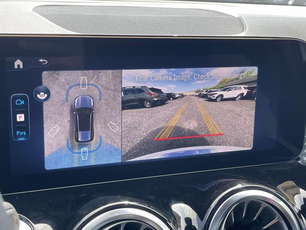 New 2026 Polar White Mercedes-Benz GLB 250 image 27