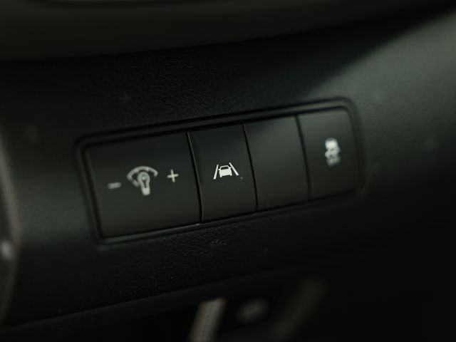 Used 2023 Twilight Black Hyundai SE image 18